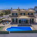 Villa Carvalho by Villa Plus